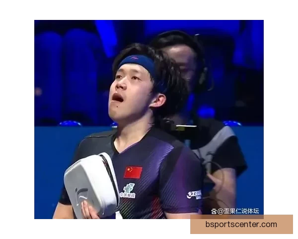 师娘落泪心疼刘国正妻子哽咽王楚钦独背国旗前行这一幕太揪心至极