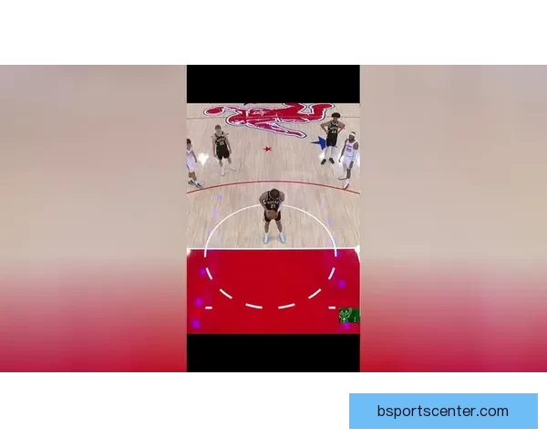 申京疑似腰部受伤比赛中多次捂腰一度被迫返回更衣室